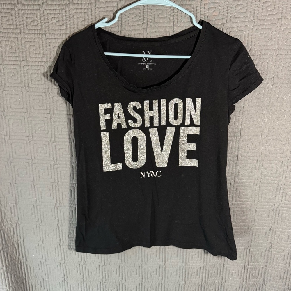 New York & Company Black Short Sleeve Tee with Silver Glitter 'FASHION LOVE'
